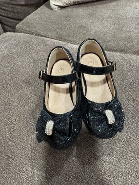 Girls Black Sparkle Mary Jane Shoes with Bow Accent